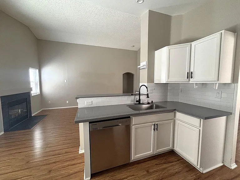 2516 Starbrite Ave — Photo 12