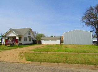 704 28th St, Wilson, KS 67490