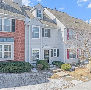 22 Colleen Ct, Kendall Park, NJ, 08824