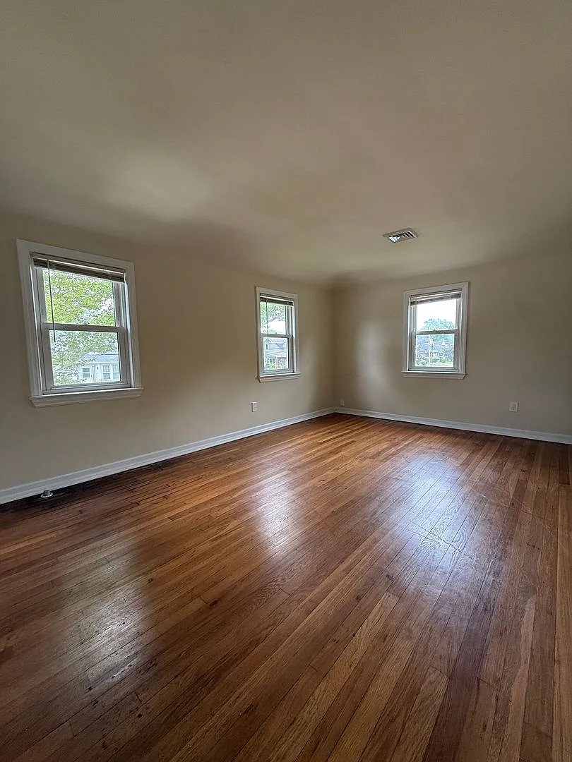 1 bedroom | 1 bath - Oaklyn, NJ - Nice Quiet Neighborhood — Photo 4