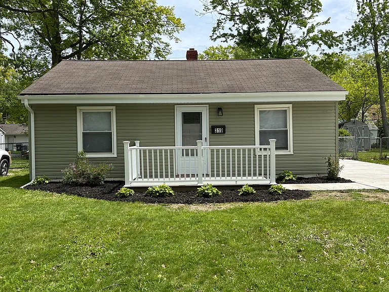 319 Dellwood Rd — Photo 1