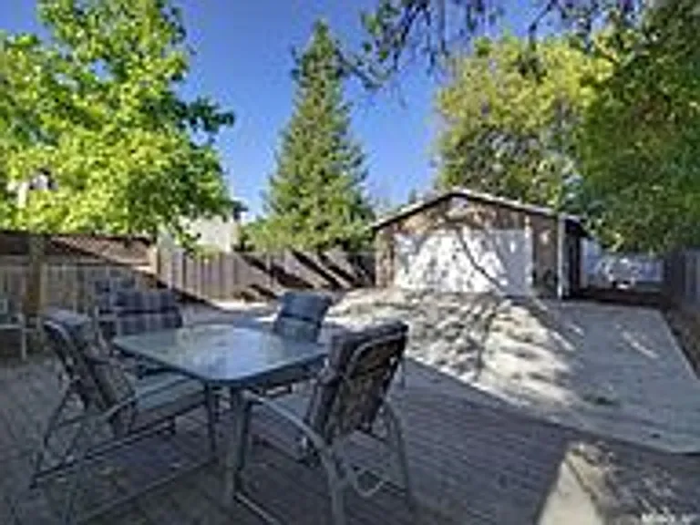 189 S Lincoln St — Photo 13