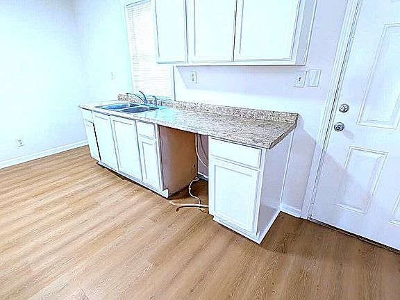 2nd image of 1917 Baker Rd NW