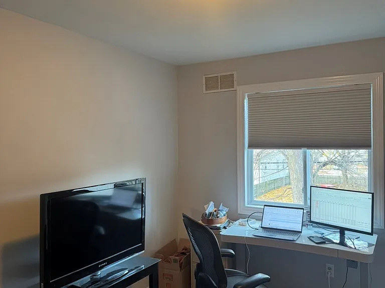 23829 Reynolds Ave — Photo 7