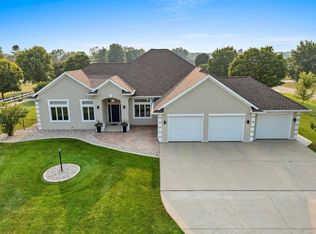 N6425 Bahr Estates Dr, Cecil, WI 54111