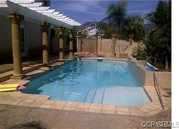 4th image of 2725 Maxine Cir