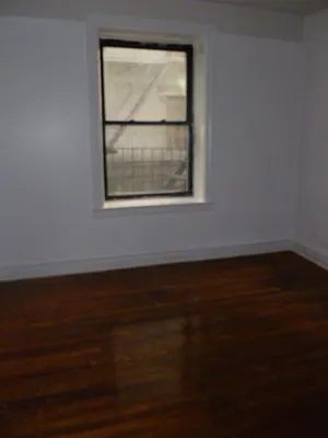Rented by Arena Real Estate | media 18