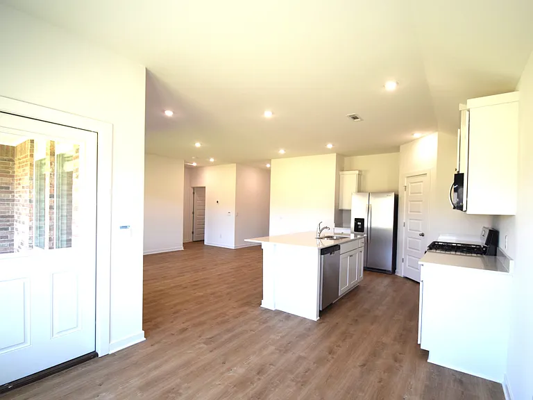 577 Nevada St — Photo 6