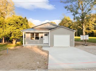 265 S High St, Austin, IN 47102