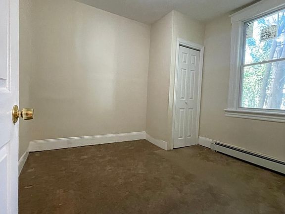 5th image of 114 Bostwick Ave #3