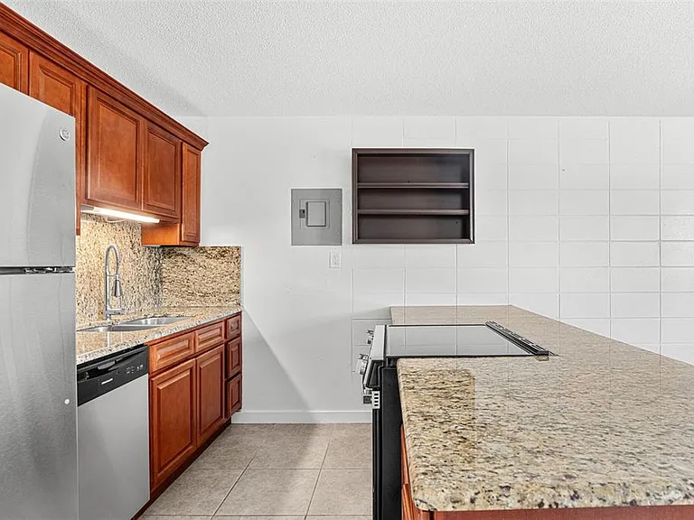 420 Tyler Ave #4-3 — Photo 13