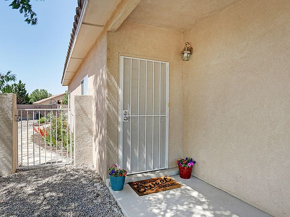 4th image of 1132 Calle Corvo NE