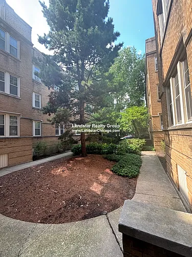 828 Reba Pl Photo 1