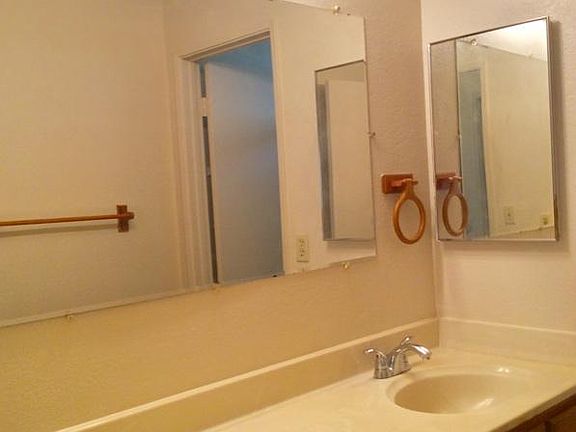 3rd image of 3227 Somerset Ave APT D