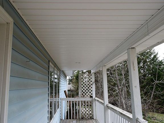 2nd image of 204 N Wernz Ave