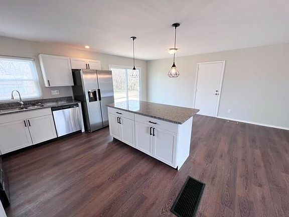5th image of 3509 Wellington Ave