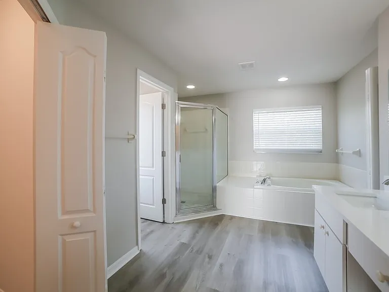 9613 Laurel Ledge Dr — Photo 10