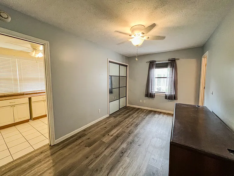 359 Mercedes Ave — Photo 14