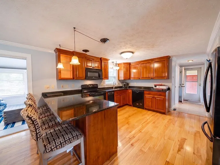 246 Winding Pond Rd — Photo 9