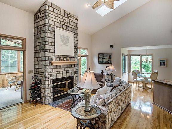 5th image of 7555 Fawnwood Dr