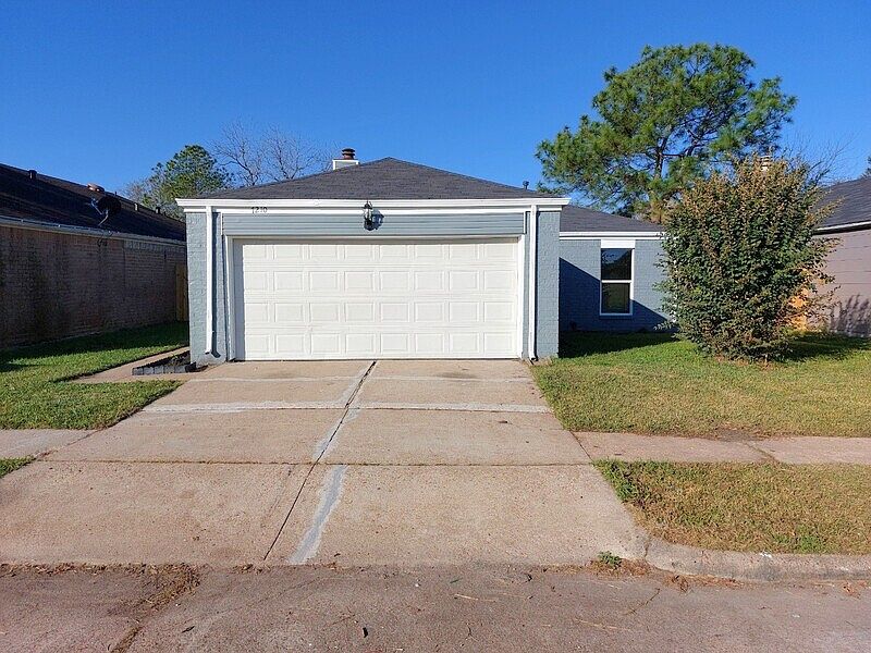 1st image of 7210 Campeachy Ln