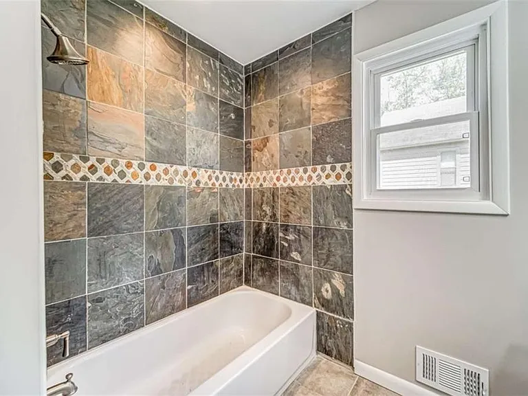 2218 Woodfern Dr — Photo 41