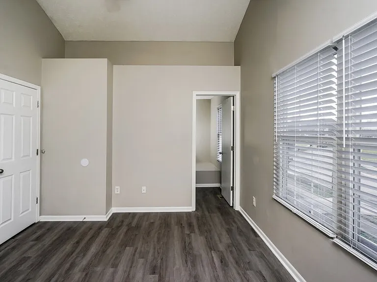 6311 Hackel Dr — Photo 11