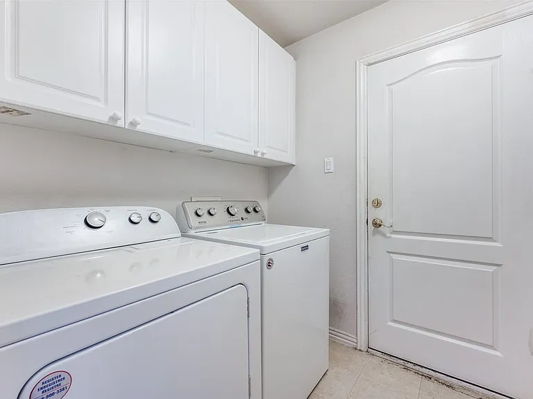 402 Horse Shoe Dr — Photo 21