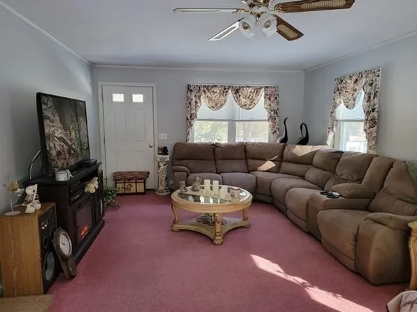 36 Leno Rd, Holland, MA 01521