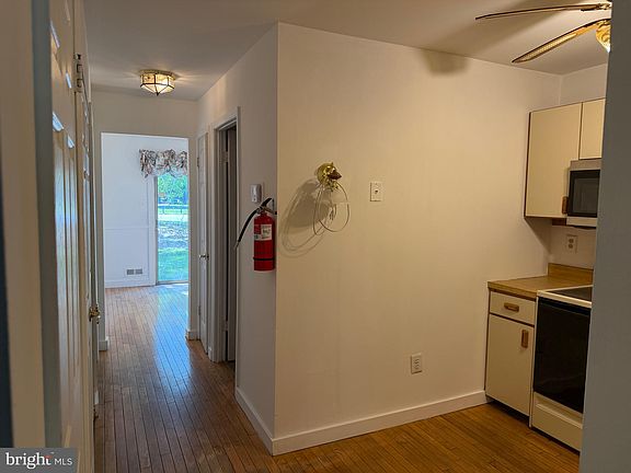 5th image of 1614 Huntingdon Mews