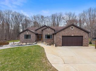5650 Grace Ln, Almont, MI 48003