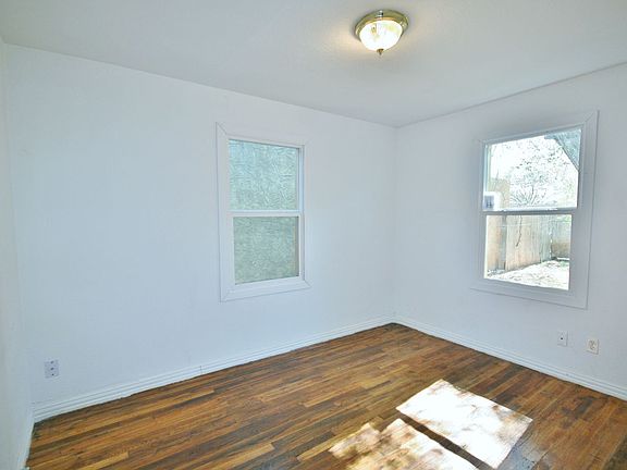 4th image of 1008 N Thornton St