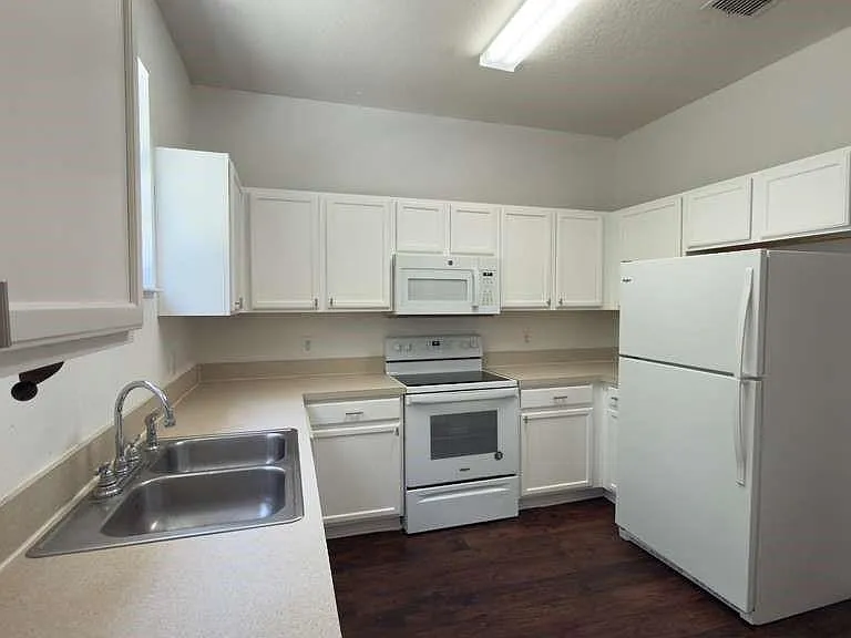 4317 Paradise Cove Ct — Photo 9