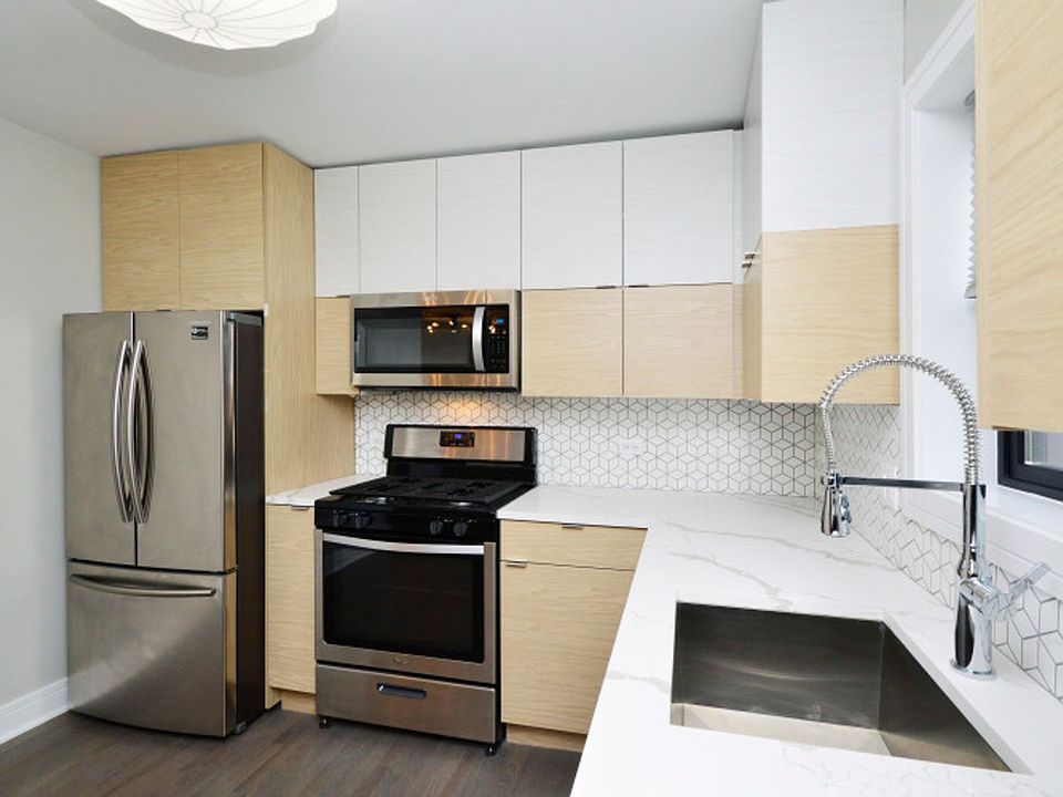 1st image of 5710 N Hermitage Ave #301-5708-1