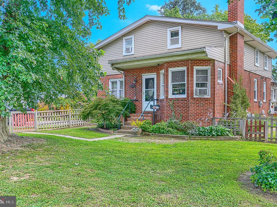 1st image of 6828 Harewood Park Dr