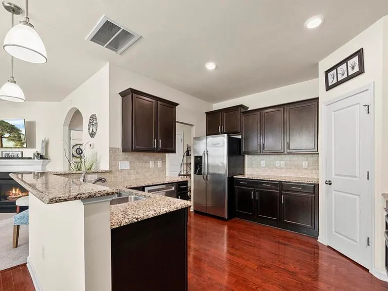 5550 Jessip St — Photo 3