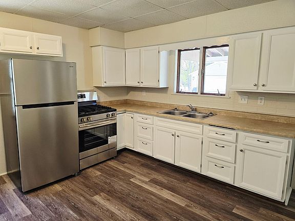 5th image of 812 2nd Ave NE