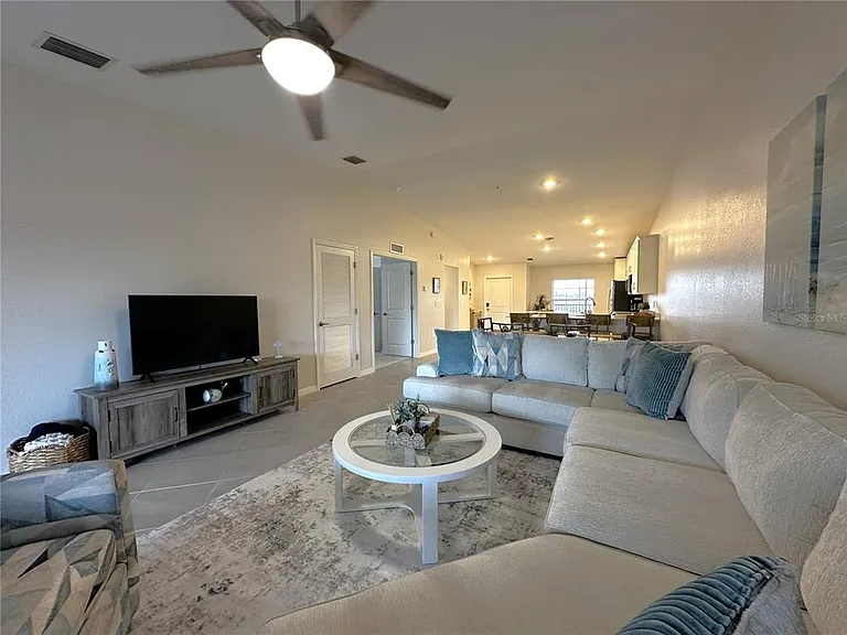 14231 Heritage Landing Blvd #1928 — Photo 11