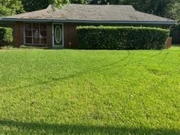 1037 Lynwood Dr, Montgomery, AL 36111