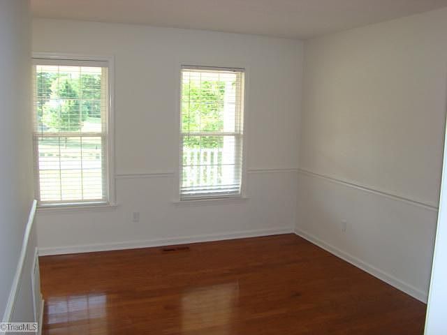 2nd image of 574 Twin Valley Dr