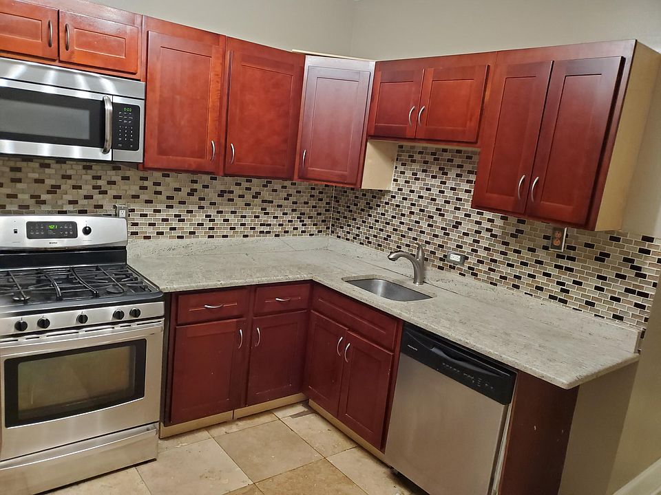 1st image of 1-4116 W Melrose St #1