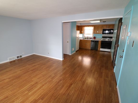5th image of 10509 S Artesian Ave #2