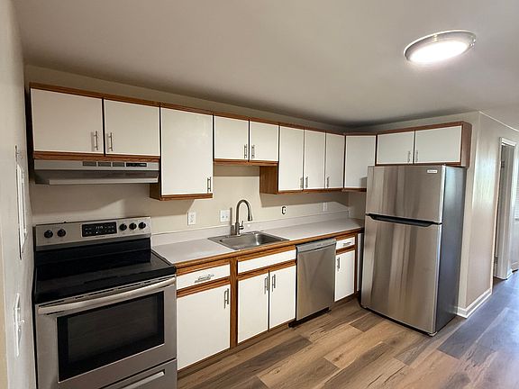 5th image of 2131 Bedell Rd APT 4