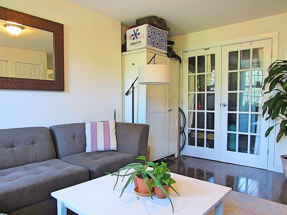 2nd image of 159 Chrystie St APT 3