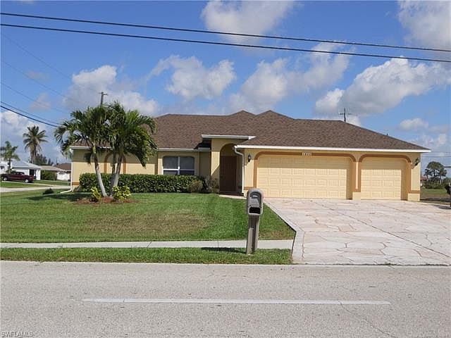 1835 Beach Pkwy W, Cape Coral, FL 33914 | Zillow