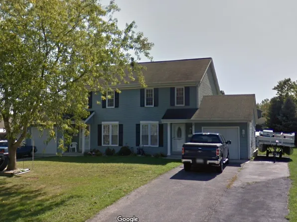 222 Johnston Dr #222, Dousman, WI 53118