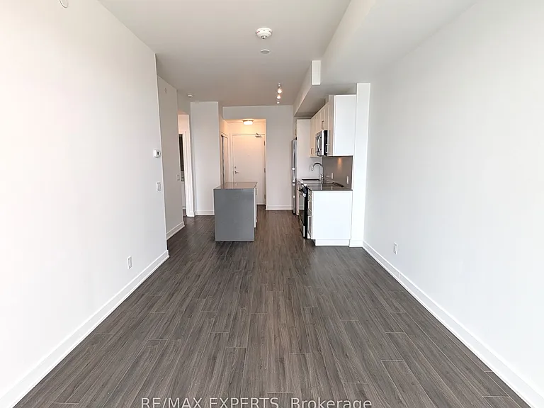 681 Yonge St #527 — Photo 9