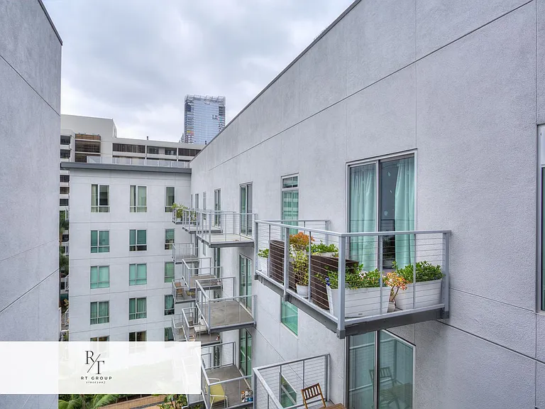 645 W 9th St #742 — Photo 24
