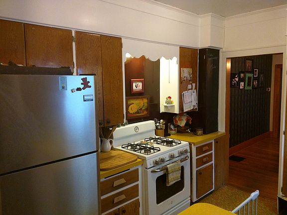 2nd image of 1809 Willard Ave SE