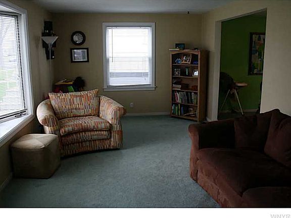 2nd image of 692 Moore Ave